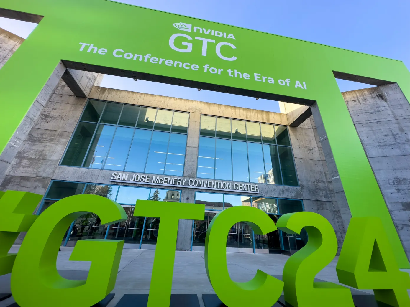 Nvidia 推出 NIM,让 AI 模型更顺利地部署到生产 Nvidia 推出 NIM,让 AI 模型更顺利地部署到生产