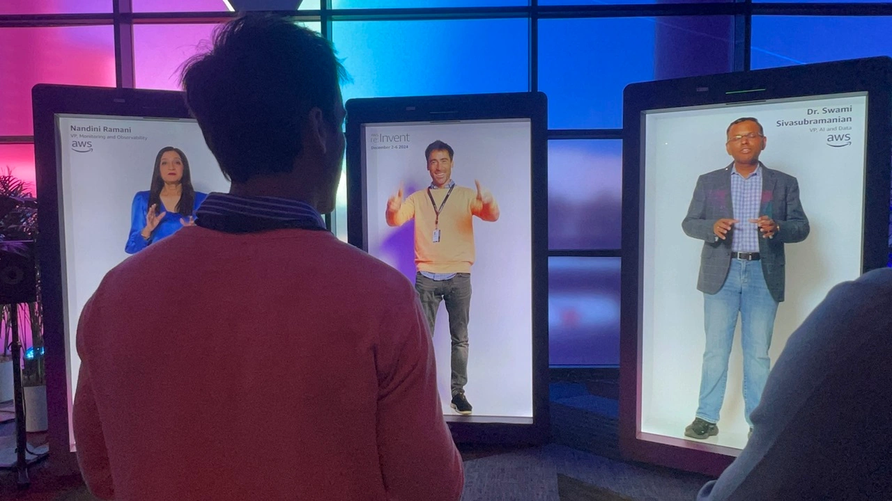 人工智能全息图 Converse 亮相 AWS Invent 2024 人工智能全息图 Converse 亮相 AWS Invent 2024